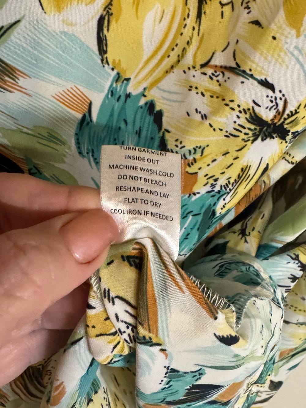 NWT Coco + Carmen Yellow Green Floral V-Neck Ruffle Blouse PLUS: 2X #11 - Picture 7 of 10